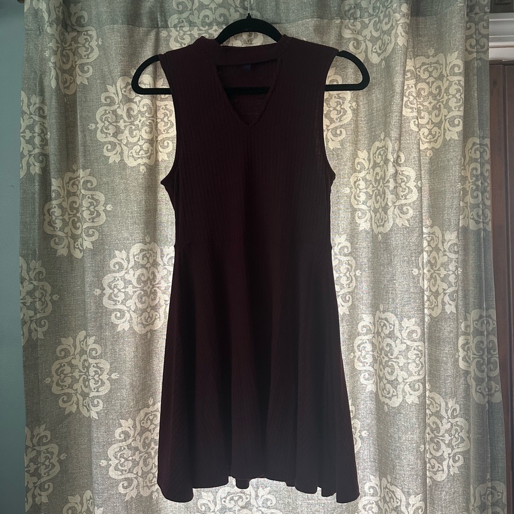 Aeropostale maroon v neck dress